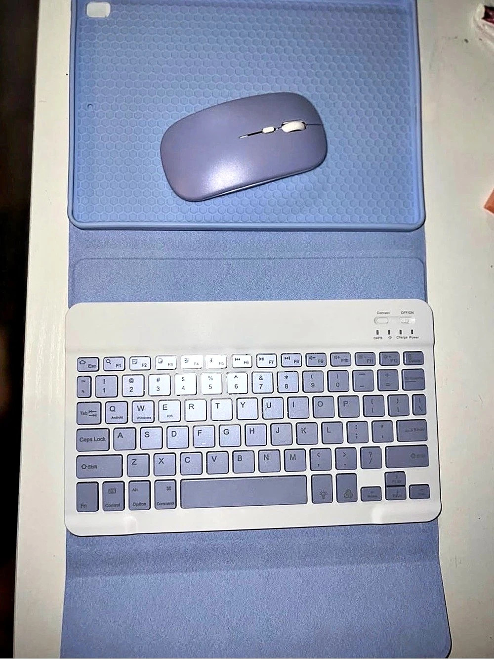 iPad Keyboard Case with Mouse NWT